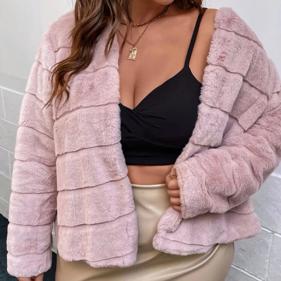 🎉🎉 Pink Faux Fur Jacket 🎀 - Picture 5 of 8